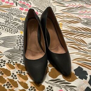 Vionic black pumps - like new.